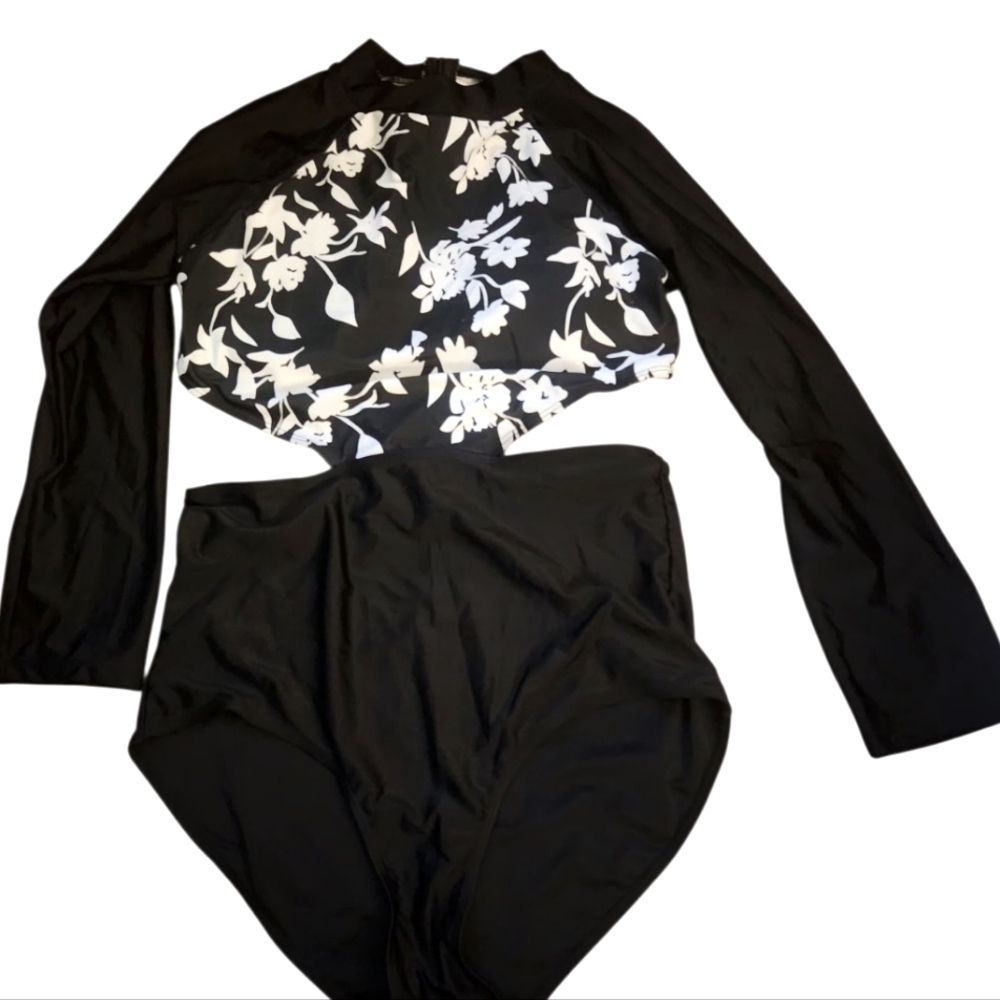 Black and White Floral Women's Long Sleeve Bathing Suit